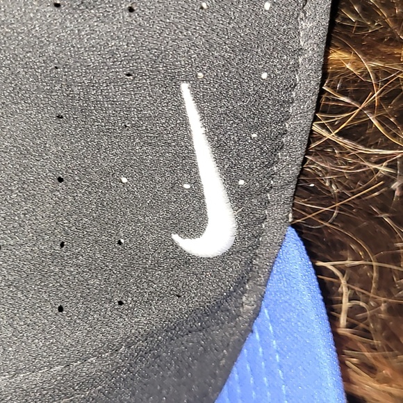 Nike. True. Dri-fit. University of Kentucky. UK. Men's size 8. Condition 9.5/10 - Picture 13 of 15